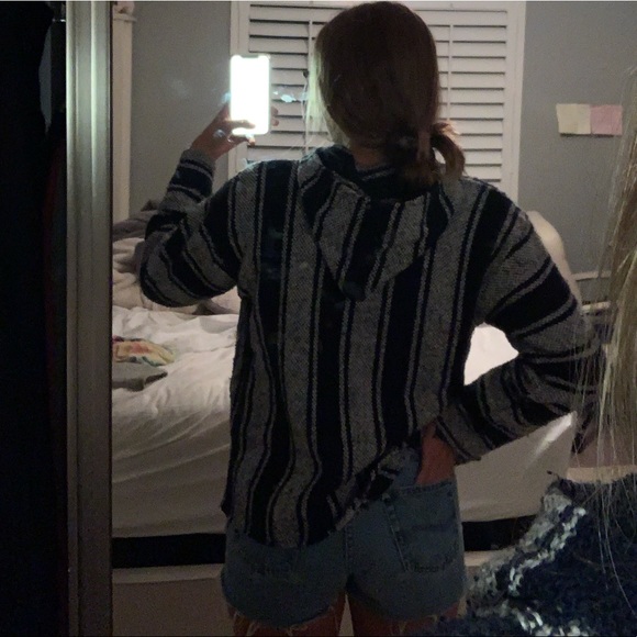 Poncho - Picture 2 of 3